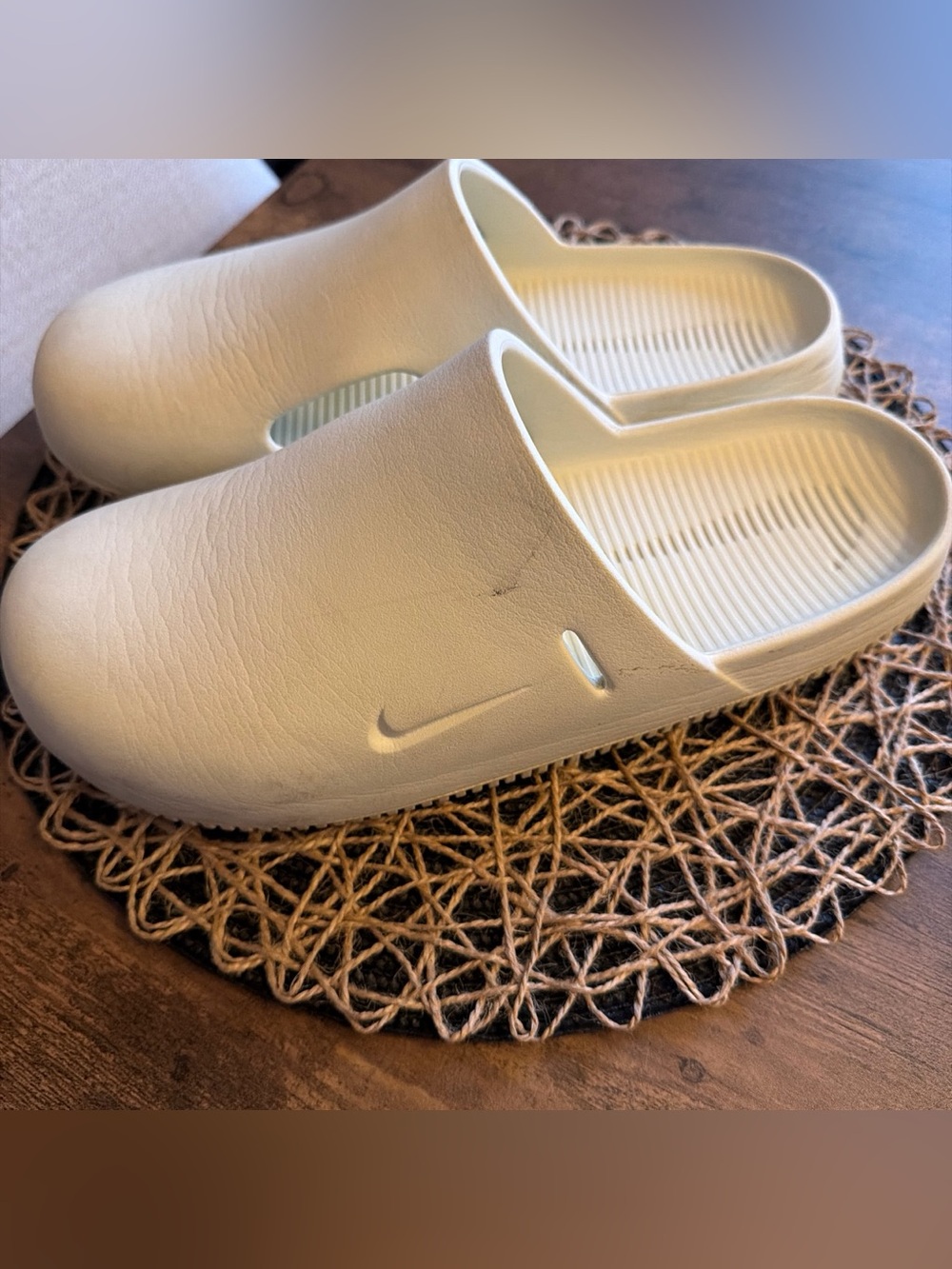 Nike Men’s Cream/Off-White Slip-On Clog